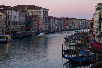 Fototapeta na wymiar wonderful view of the Canal Grande in Venice at first light in the morning
