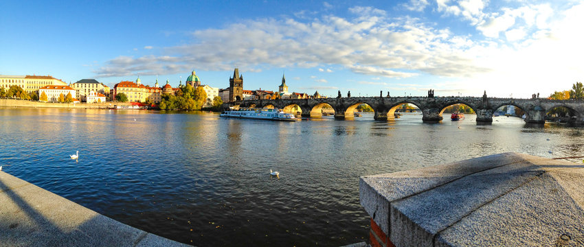 Panoramic of the emblematic Charles Bridge, in the city of Prague.