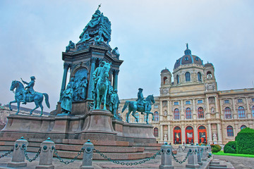 Fototapeta na wymiar Maria Theresa Statue on Vienna Museum of Natural History
