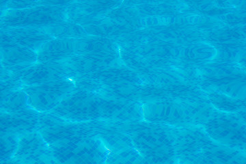 piscina de natación con agua y sin personas