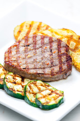 grilled tuna with potatoes and zucchini