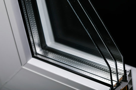 Plastic window profile with triple glazing