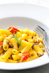 pasta with mussels, tomatoes and garlic