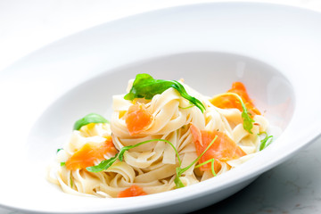 tagliatelle with smoked salmon and spinach