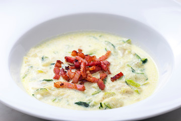 zucchini soup with fried bacon
