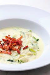 zucchini soup with fried bacon