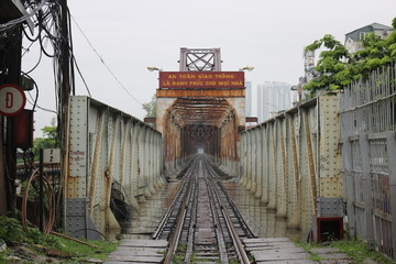 Verlassene Eisenbahnbrücke