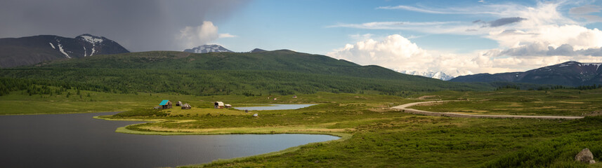 Fototapeta na wymiar panorama of the Altai mountains in summer, Russia