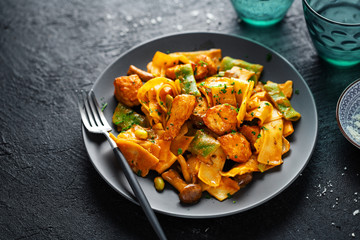 Pasta with sauce and chicken