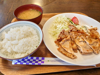 Boiled rice with pork and vegetables