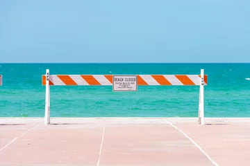 Papier Peint photo autocollant Clearwater Beach, Floride Beaches closed