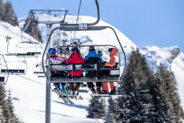 friends in skilift