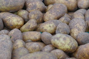 Kartoffeln mit ungewaschener Schale