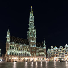 Fototapeta na wymiar The Grand Place at night in Brussels