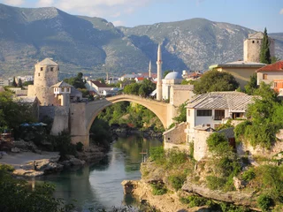 Foto op Plexiglas Stari Most Stari Most op de rivier de Neretva in Mostar, Bosnië en Herzegovina