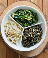 한국의 음식 세가지 나물, 시금치, 숙주나물