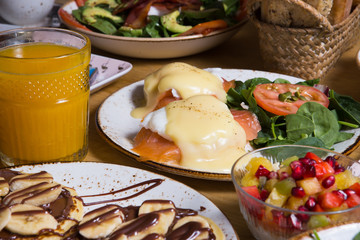 Egg benedictine