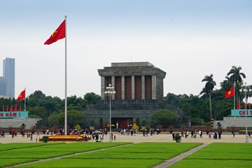 ho chi minh mausoleum in hanoi