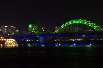 Obraz premium famous dragon bridge in da nang