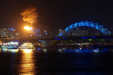 Fototapeta na wymiar famous dragon bridge in da nang