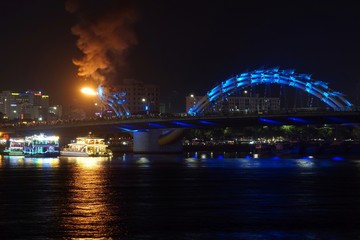 Fototapeta na wymiar famous dragon bridge in da nang