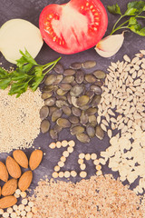 Inscription Zn with healthy eating containing zinc, vitamins and fiber