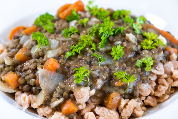 Linsen mit Vollkorn Spätzle