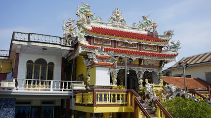 Fototapeta premium colorful chinese temple in hue