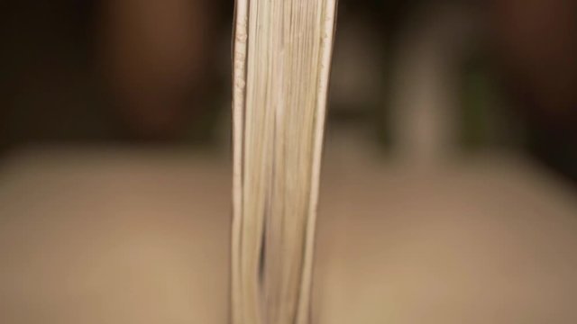 book to read closes slowly