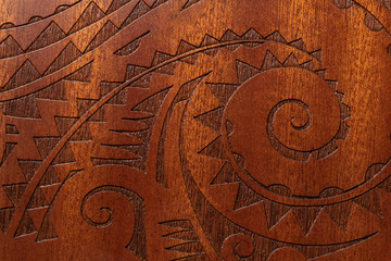 diseño hawaiiano en madera