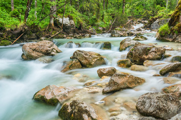Gebirgsbach Ramsauer Ache im Zauberwald bei Ramsau, Nationalpark Berchtesgaden
