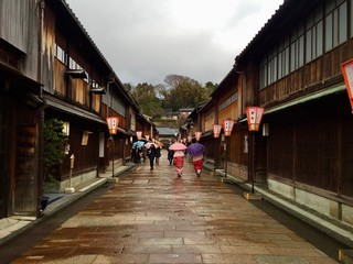 Fototapeta na wymiar 日本の昔ながらの街並み