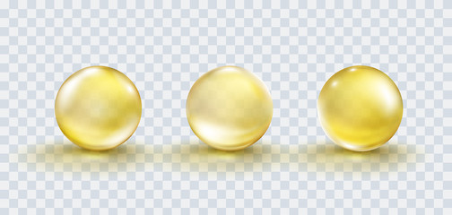 Gold bubble set isolated on transparent background. Cosmetic vitamin capsule or oil pill. Golden glass balls template. Vector 3d serum collagen essence.. - obrazy, fototapety, plakaty