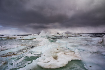 Arktyczny sztorm na południowym Spitsbergenie © blackspeed