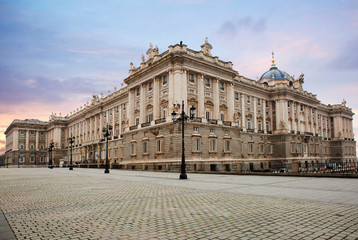Obraz premium Madrid, Spain, Royal Palace. This is the official residence of the kings of Spain. Located in the Western part of Madrid. Architecture in the style of Italian Baroque and classicism. Date of construct