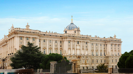 Obraz premium Madrid, Spain, Royal Palace. This is the official residence of the kings of Spain. Located in the Western part of Madrid. Architecture in the style of Italian Baroque and classicism. Date of construct