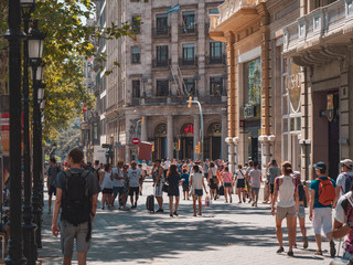 Paseo de Gracia in Barcelona, Cataluña, España - obrazy, fototapety, plakaty