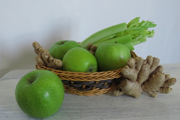 apples in a basket