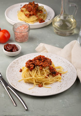 Pasta bolognese with sundried tomatoes