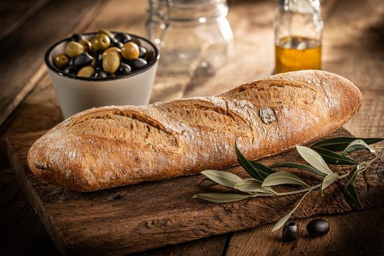 Italienisches Brot mit Oliven