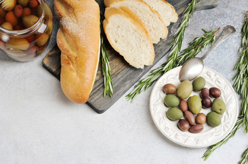 olives with baguette