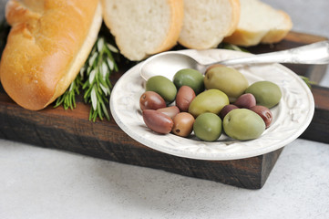 olives with baguette