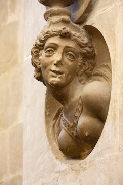 female statue in ubeda