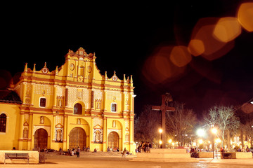 Fototapeta na wymiar Iglesia Catedral, San Cristóbal de las Casas, Chiapas, México