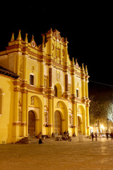 Fototapeta na wymiar Iglesia Catedral, San Cristóbal de las Casas, Chiapas, México