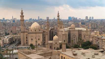 Obraz premium Aerial view of the old part of Cairo. Mosque-Madrassa of Sultan Hassan. Cairo. Egypt. Timelapse.
