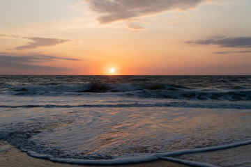 Fototapeta na wymiar Sunrise over the horizon 1