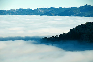 Mar de nubes sobre Cazorla, en las sierras de Cazorla, Segura y Las Villas.