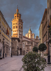 Iglesia de San Pedro de Teruel al atardecer. (España)