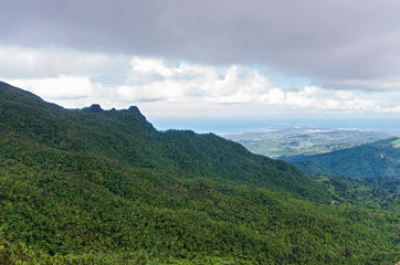 Fototapeta na wymiar El yunque mountain ridge and atlantic coast